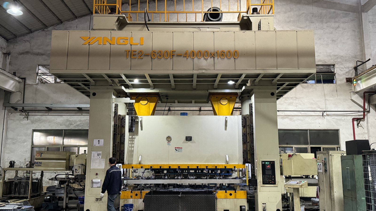 Large automatic punch press